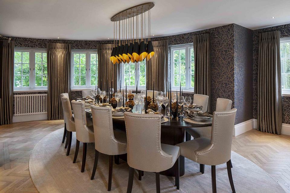 Glamourous Dining Room for Home Entertaining and Dinner Parties