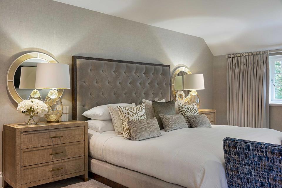 Large master bedroom interior using biscuits and creams