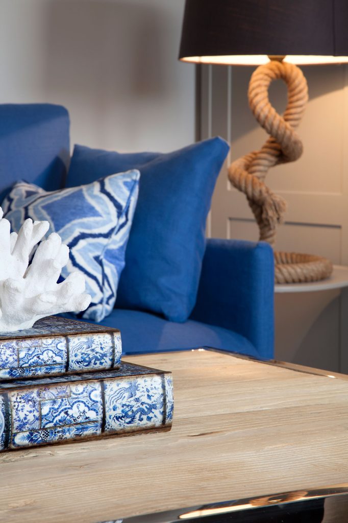 Navy blue interior design with rope lamp